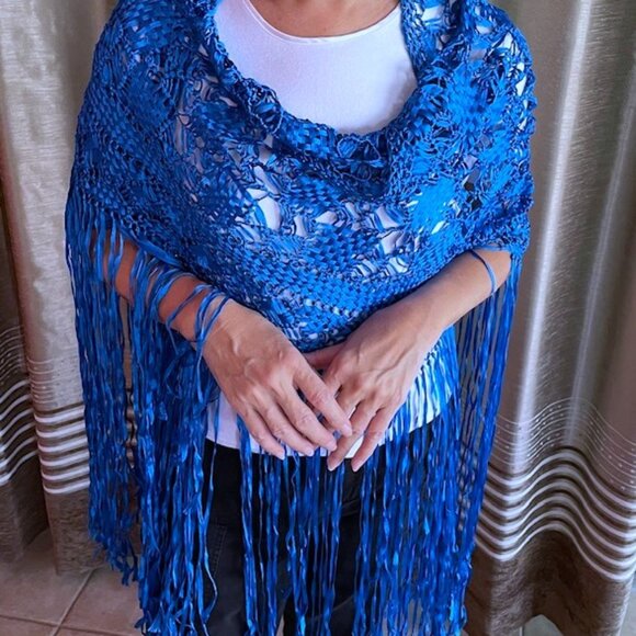 Handmade 100% Silk Triangle Wrap, Deep Teal, Crafted by Artisans in Panama - Picture 2 of 4